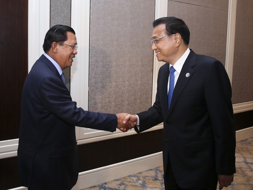李克强同柬埔寨总理洪森举行会谈