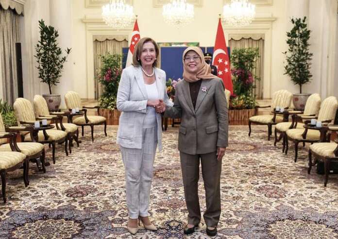 佩洛西会见新加坡总统哈莉玛和总理李显龙