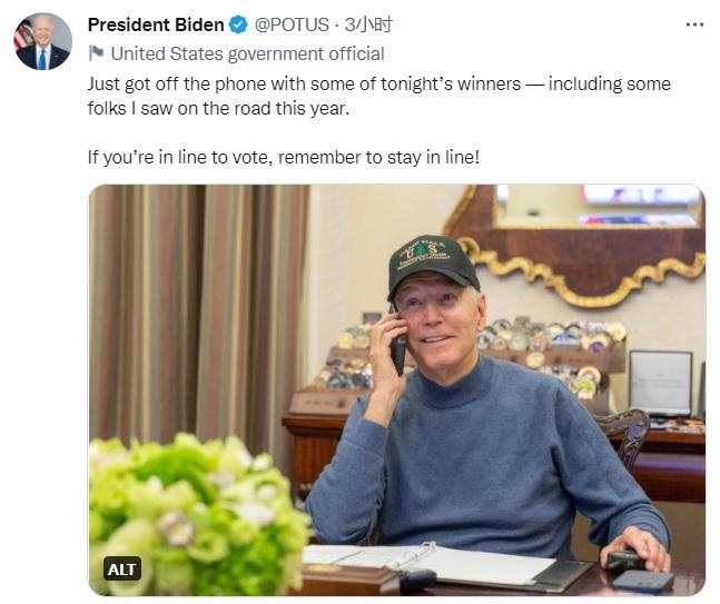 当地时间11月8日，美国总统拜登在推特上发布照片，称已致电部分胜选者