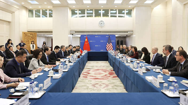 中美商务部长举行会谈 双方新设商业问题工作组